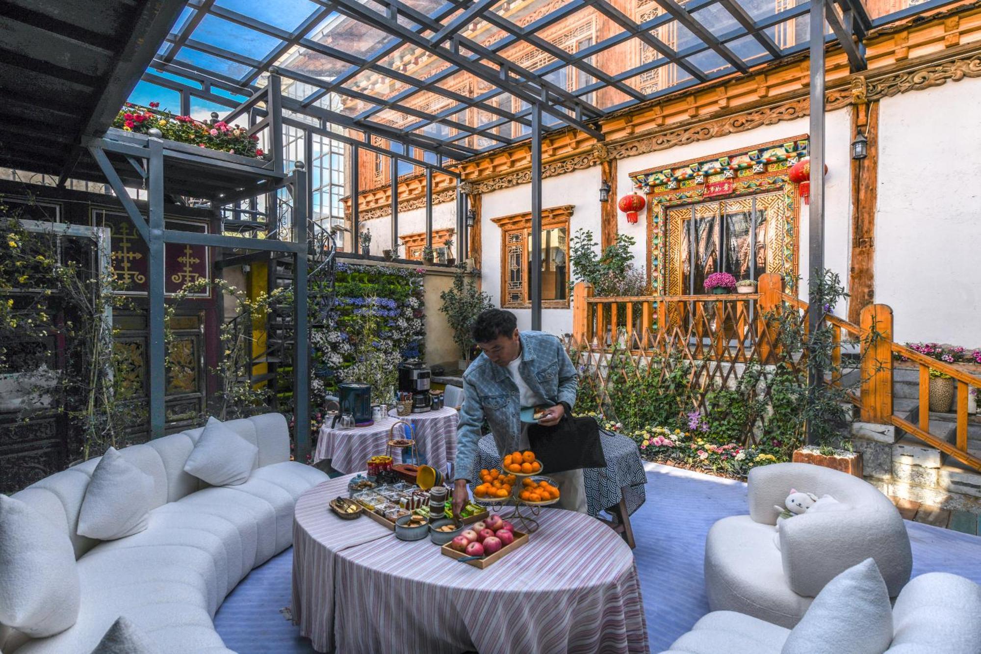 The Blue Mountains On The Moon Hotell Shangri-La Eksteriør bilde